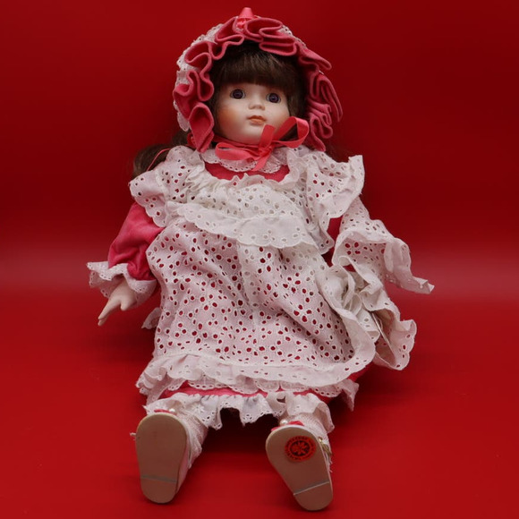 Beautiful Victoria Impex Musical Doll 18" - Picture 1 of 4
